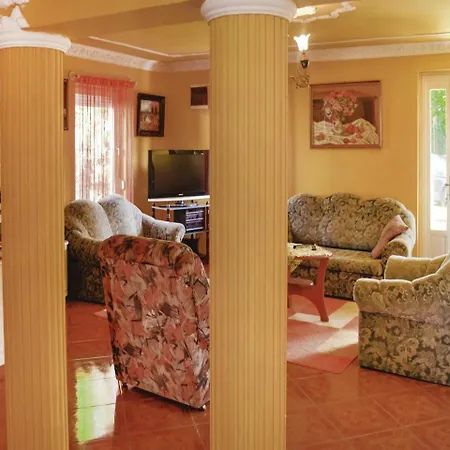 Five Bedroom Holiday In * Balatonföldvár