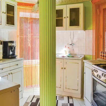 Five Bedroom Holiday In Dom wakacyjny