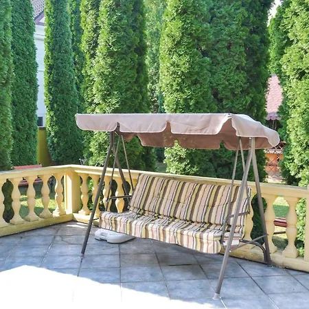 Five Bedroom Holiday In Dom wakacyjny