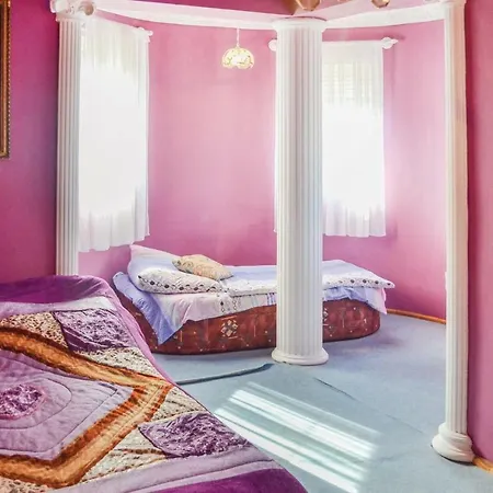 Five Bedroom Holiday In Dom wakacyjny *
